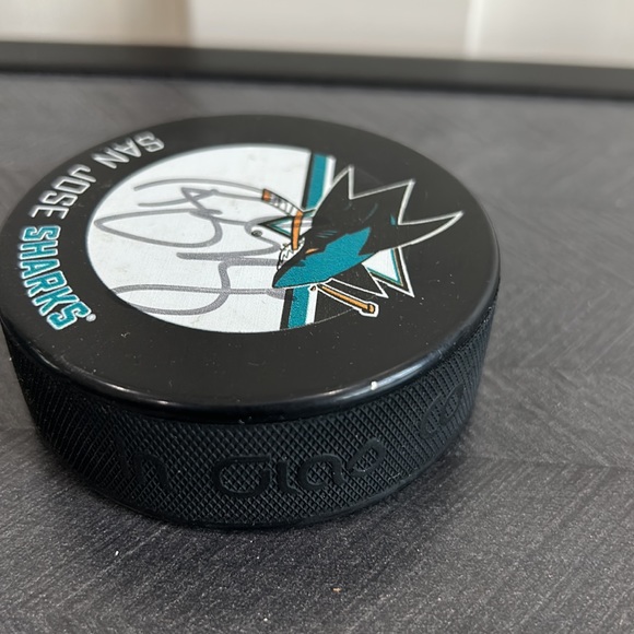 NHL Official Hockey Puck - Signed by #88 Brent Burns San Jose Sharks - Picture 4 of 4